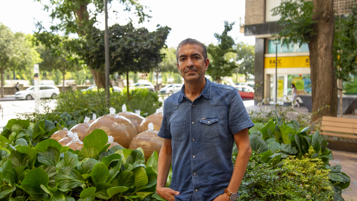 Llorenç Capdevila, autor de la novela ‘Li deien Caracremada’. - JORDI ECHEVARRIA