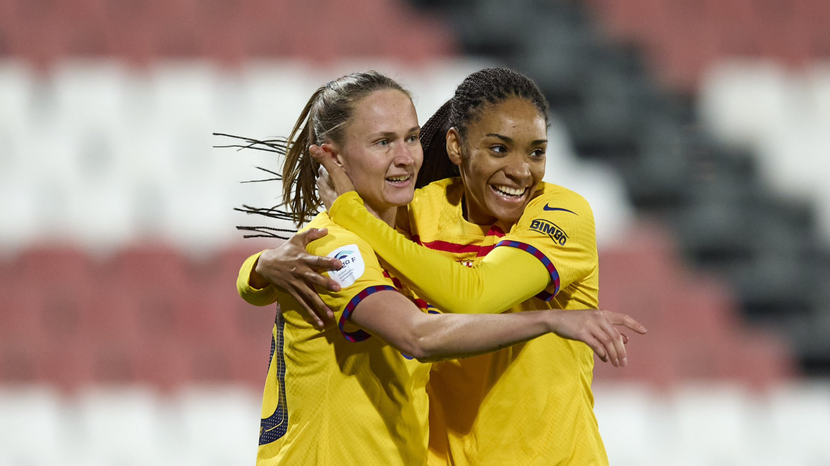 Graham Hansen i Salma celebren un dels gols ahir a Sevilla. - @FCBFEMENI