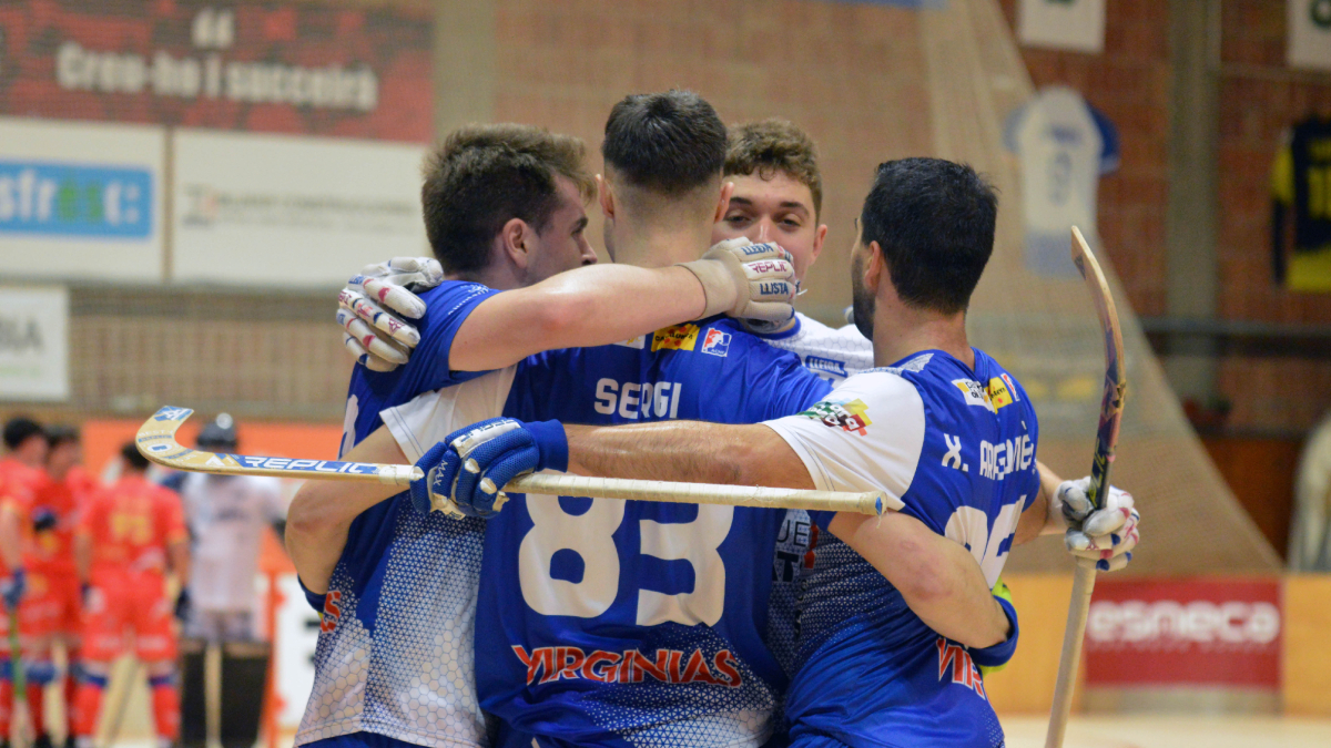 Jugadors del Finques Prats celebren un gol en un partit anterior.