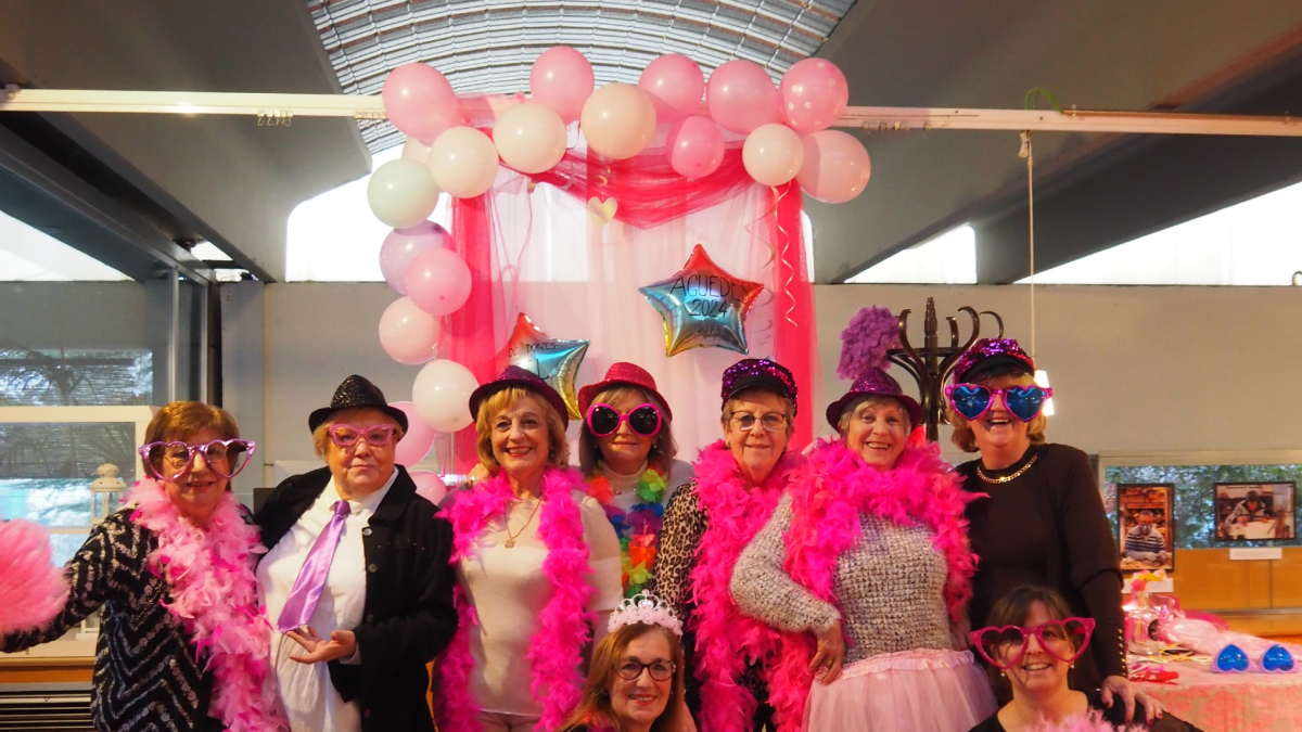 La junta de l’associació de dones Arrel al restaurant El Gat. - ASSOCIACIÓ DE DONES ARREL