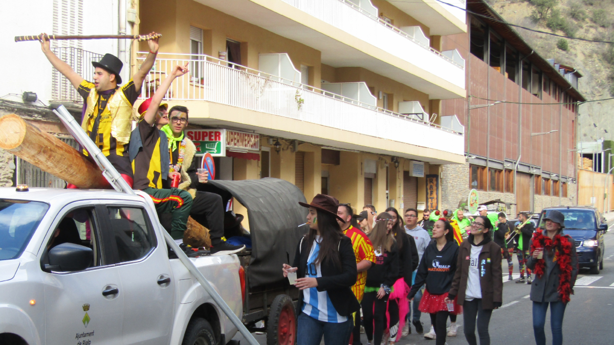 Rialp. Cercavila per recollir aliments per a la calderada. - EDGAR ALDANA