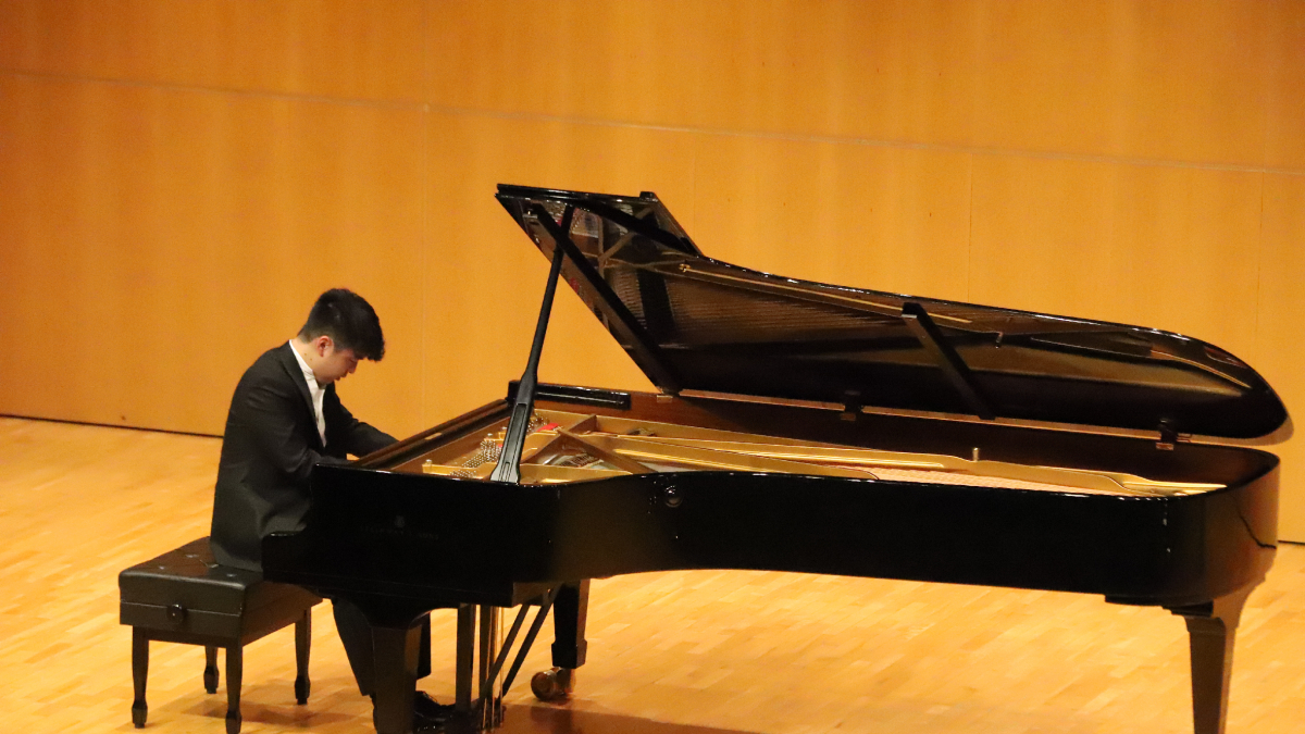El pianista francés Kojiro Okada, el pasado martes en el Auditori Enric Granados. - MAGDALENA ALTISENT