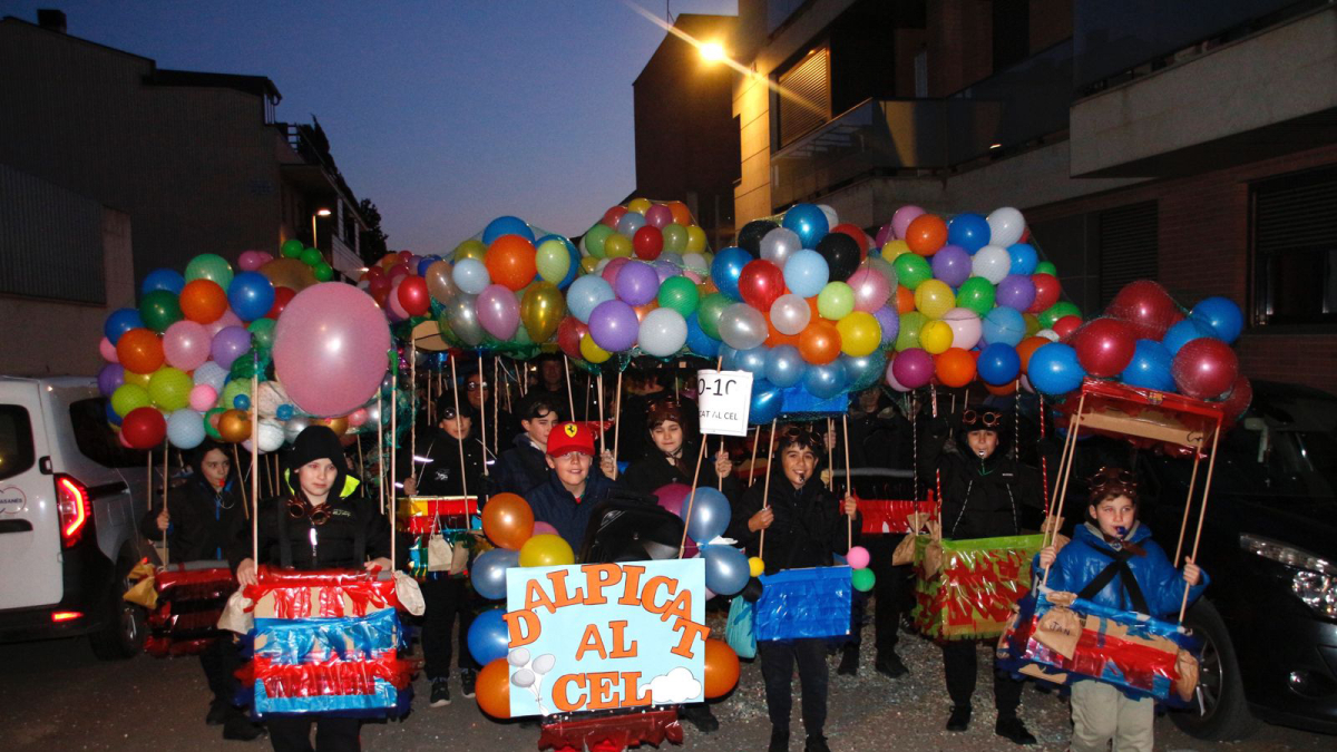 Los disfraces invadieron las calles de Alpicat el sábado. - A.A.