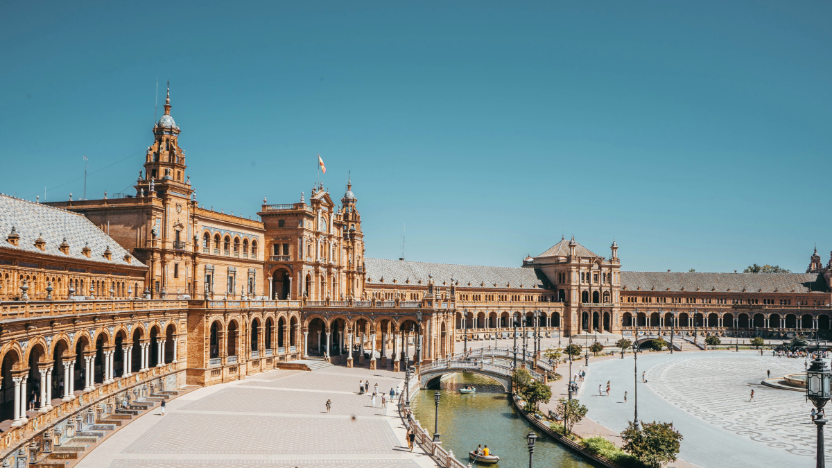 Imagen de archivo de Sevilla, una de las ciudades más visitadas en Semana Santa.