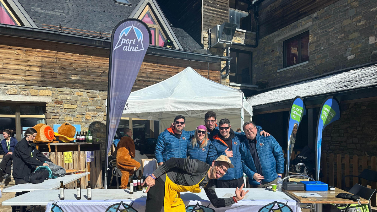 El espíritu del Aplec llega a Port Ainé con la Caraflocs de la Fecoll - EVA BONET/FECOLL