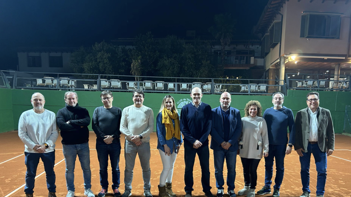 Los componentes de la junta que encabeza Òscar Villaverde que dirigirá el club los próximos 4 años.