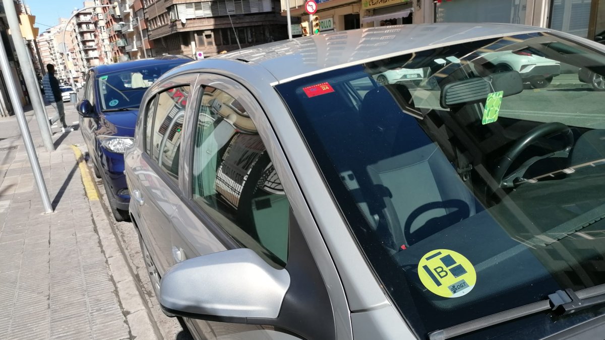 Càmera de control de la ZBE instal·lada a l’avinguda del Segre de Lleida ciutat. - AMADO FORROLLA