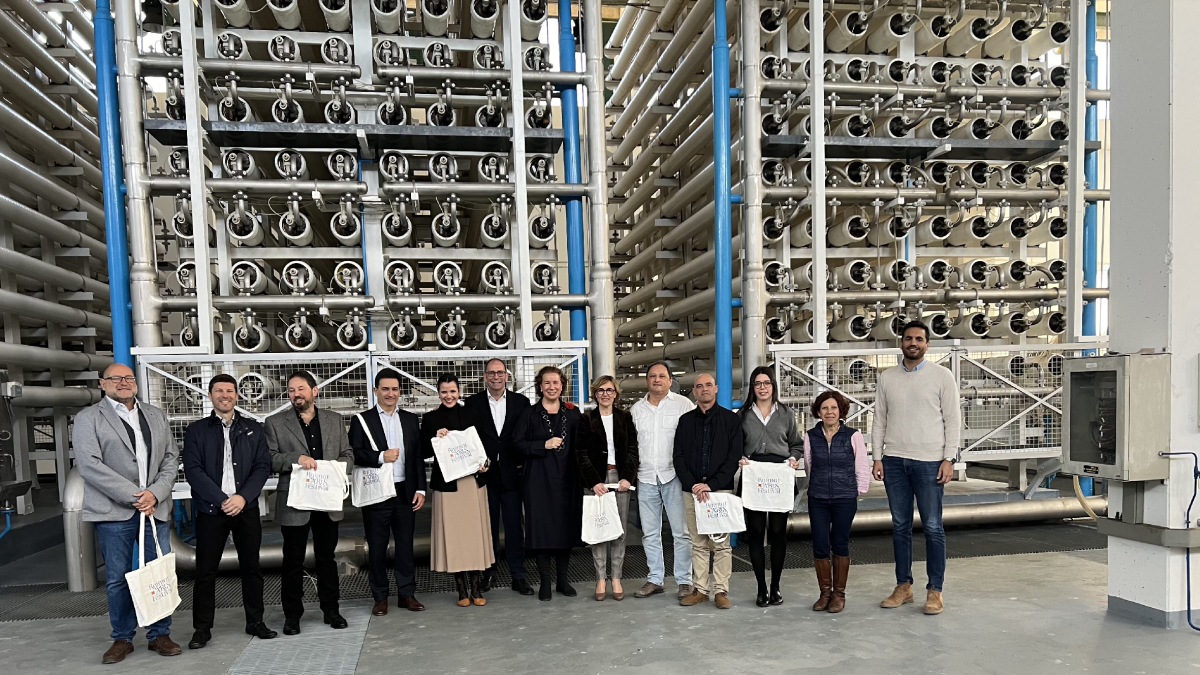 Representants del Raimat Arts Festival i de l’empresa d’energia renovable Acciona, a Xàbia. - RAIMAT ARTS FESTIVAL