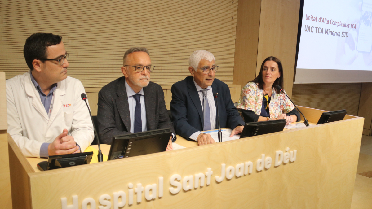 El conseller de Salut, Manel Balcells, en la presentació de la nova unitat per al tractament dels transtorns de la conducta alimentària més greus