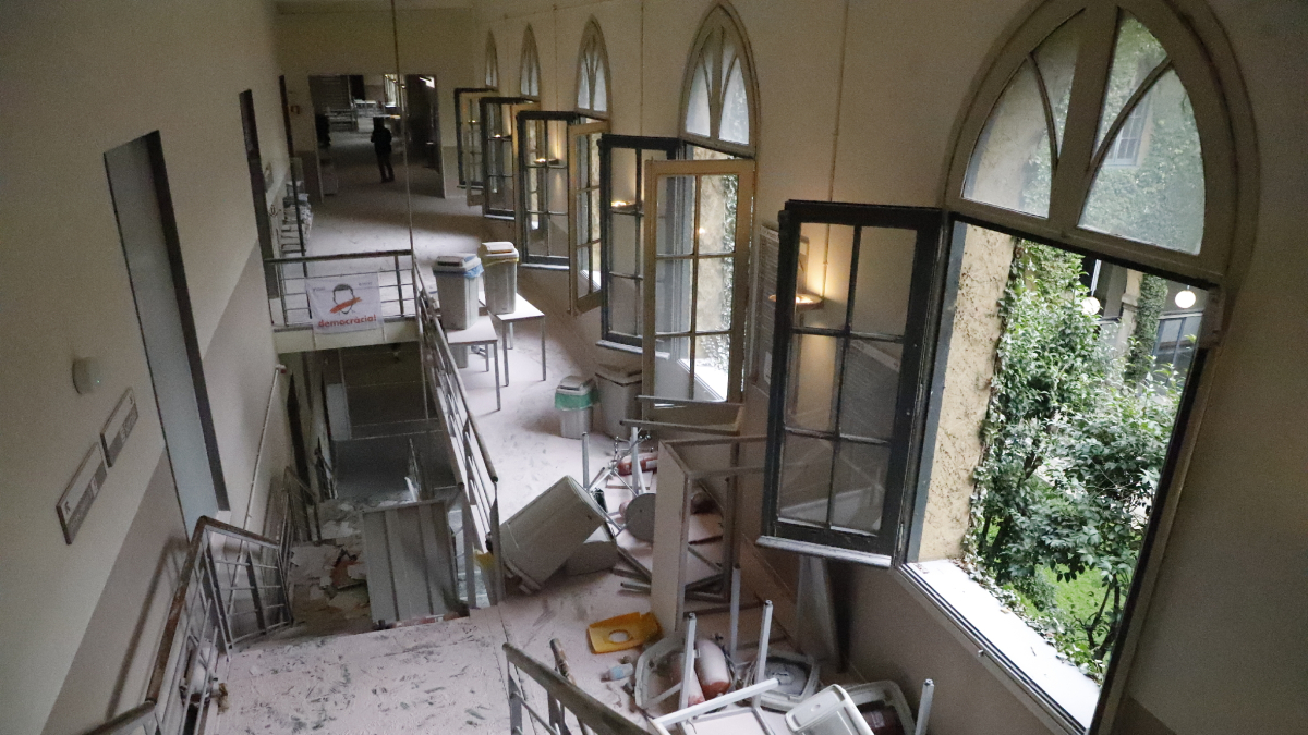 Imatge de les destrosses causades a l’edifici del Rectorat de la UdL el febrer del 2021. - MAGDALENA ALTISENT