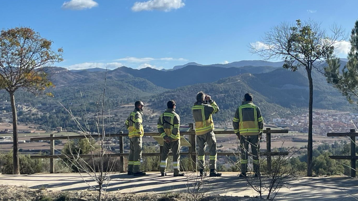 Efectius del Grup Especial de Prevenció d’Incendis Forestals (GEPIF) fent vigilància.