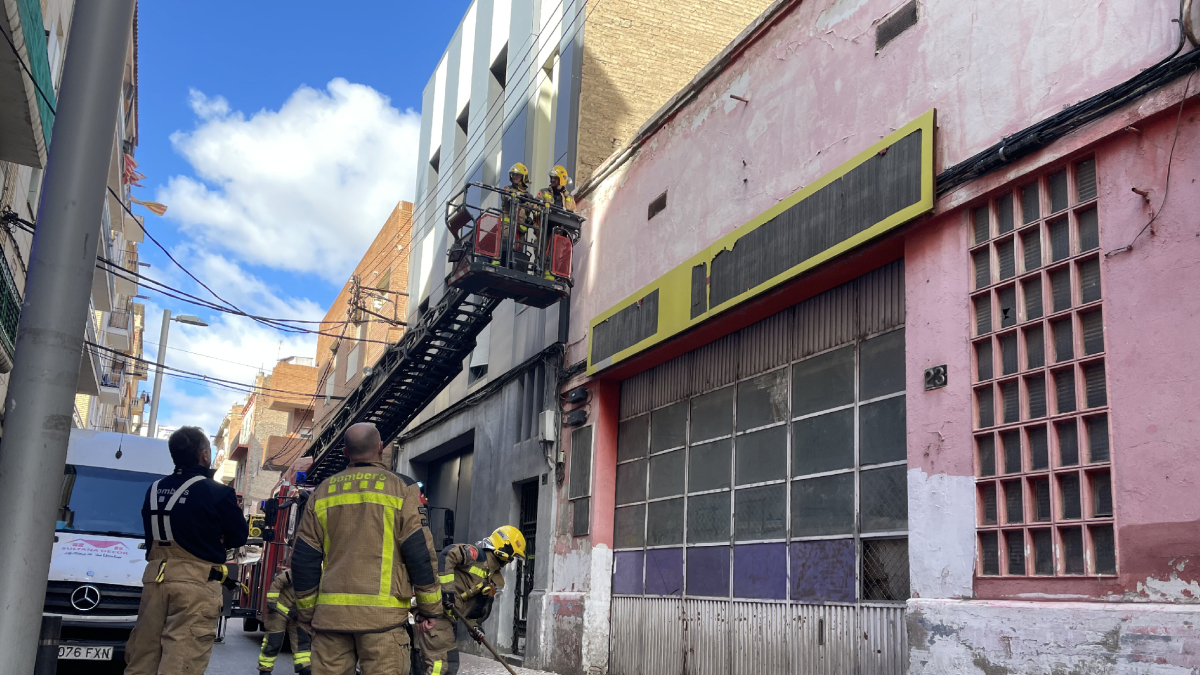 Intervencions dels Bombers per les fortes ratxes de vent - ALBERT GUERRERO