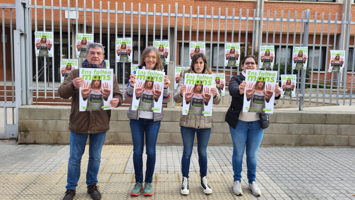 Cartells de la campanya, aquest dilluns a l'escola Frederic Godàs de Lleida.