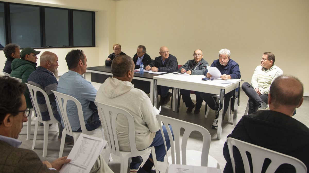 La asamblea del Canalet de Tàrrega celebrada ayer. - LAIA PEDRÓS