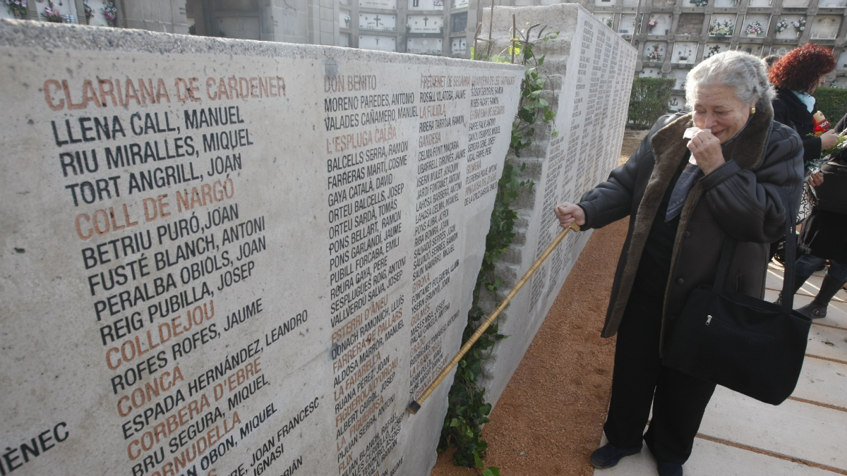 Monumento a las víctimas de la guerra en el cementerio de Lleida. - SEGRE