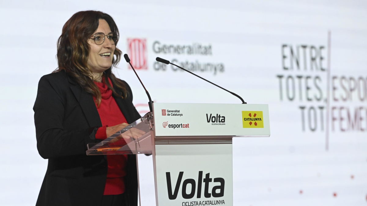 Laura Vilagrà, vicepresidenta de la Generalitat, ahir durant la presentació de la Volta. - VOLTA A CATALUNYA