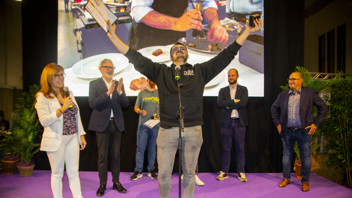 Marc Raluy, del restaurant Saroa de Lleida, ahir durant l’entrega dels premis del Concurs Joves Cuiners Àngel Moncusí. - GERARD HOYAS