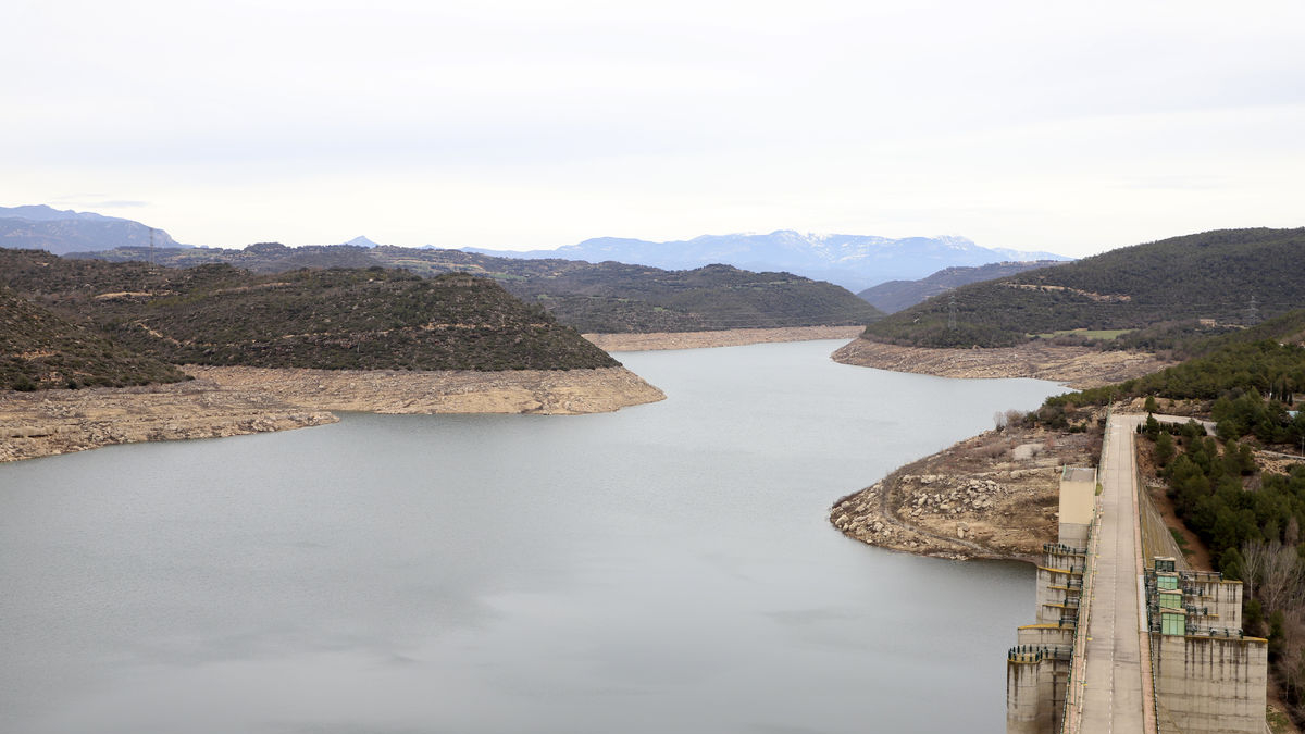 El pantà de Rialb, en una imatge de dilluns, emmagatzemava ahir 126 hm3, un 31% del total. - MAGDALENA ALTISENT