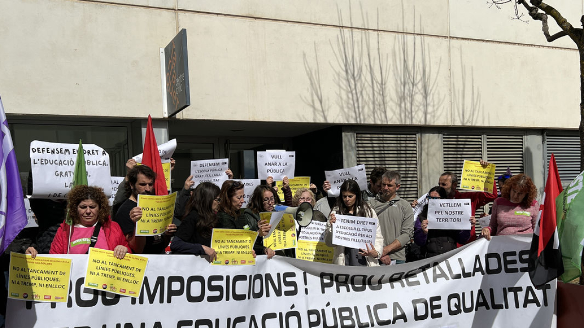 Medio centenar de personas se manifestaron ayer en Tremp. - ACN