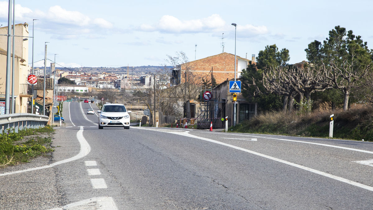Es preveu la construcció de rotondes i voreres i es millorarà la il·luminació. - L. PEDRÓS
