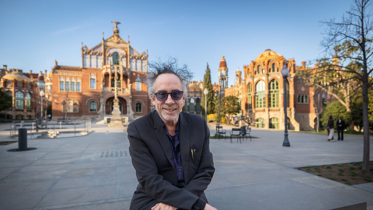 El cineasta Tim Burton, de turista a Barcelona abans d'estrenar exposició - ACN