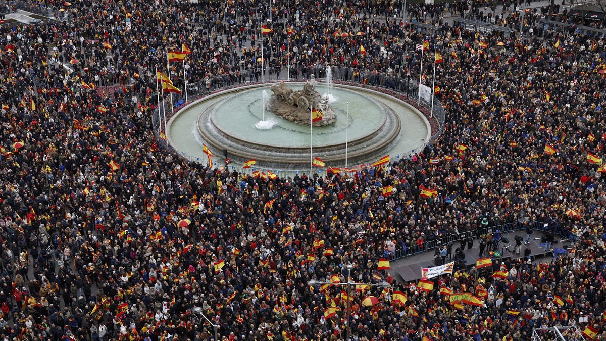 Imatge de la manifestació a Madrid contra “el deteriorament polític, institucional i social” d’Espanya. - EFE/ CHEMA MOYA