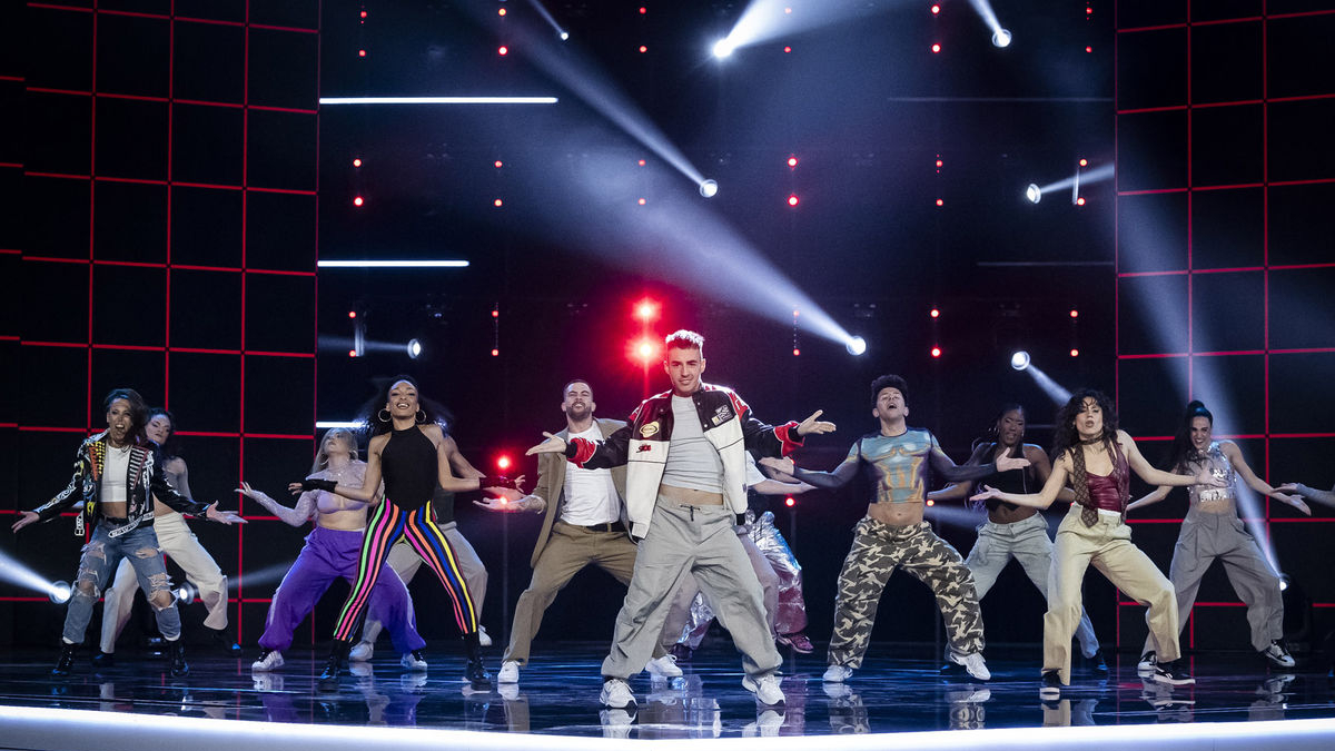 16 bailarines competirán para sacar la mejor versión de 8 famosos. - RTVE