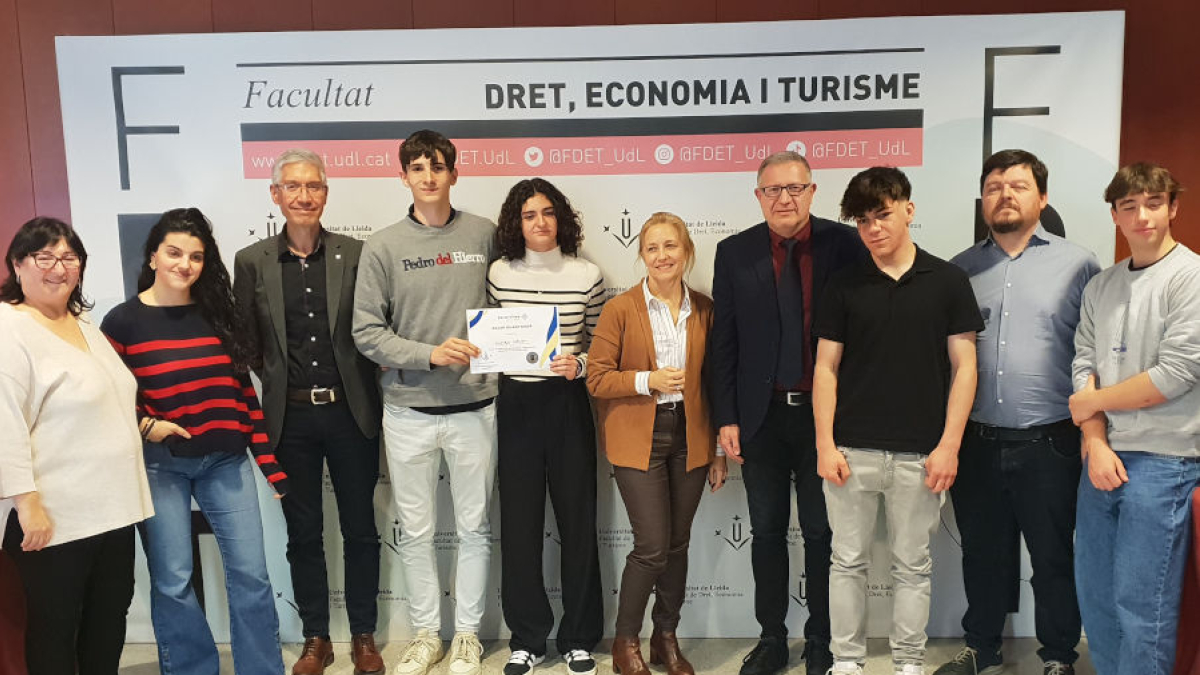 Alumnos del Claver, a la final de la liga de debate de la Xarxa Vives - UDL