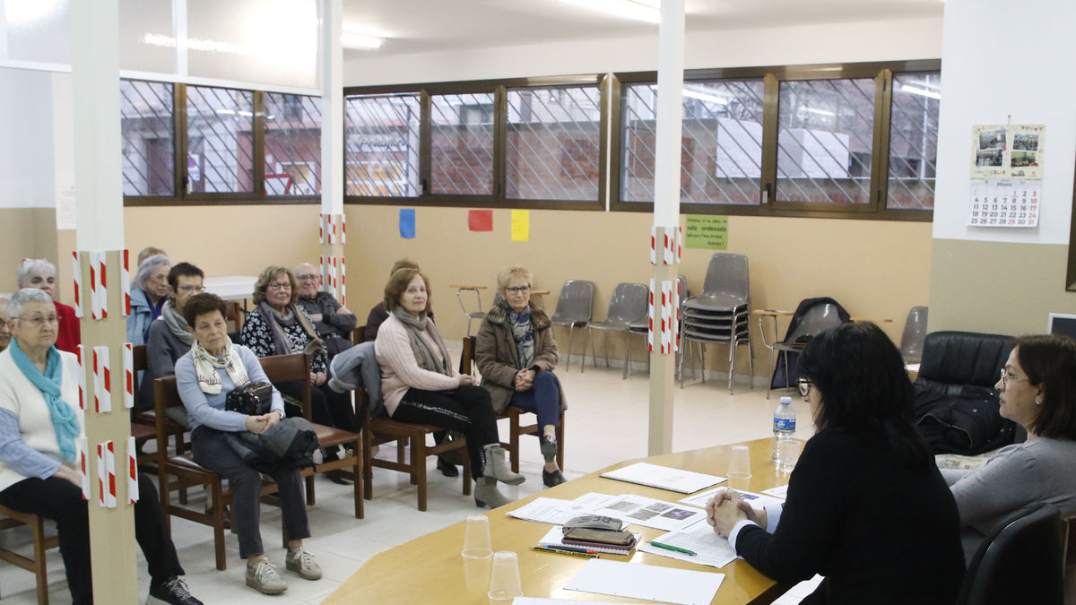 L’associació veïnal del Clot va celebrar ahir l’assemblea anual. - AMADO FORROLLA
