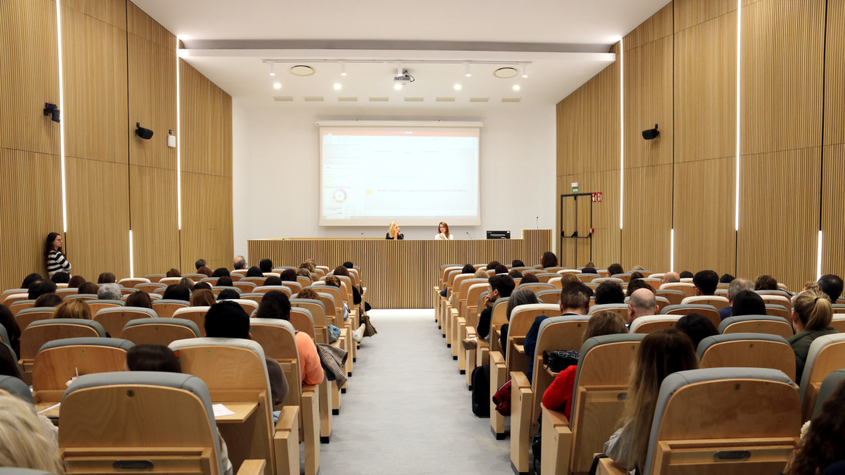 La sala d'actes de l'Hospital Arnau de Vilanova ha acollit les Jornades d'Actualització en Pneumologia de la Regió Sanitària de Lleida
