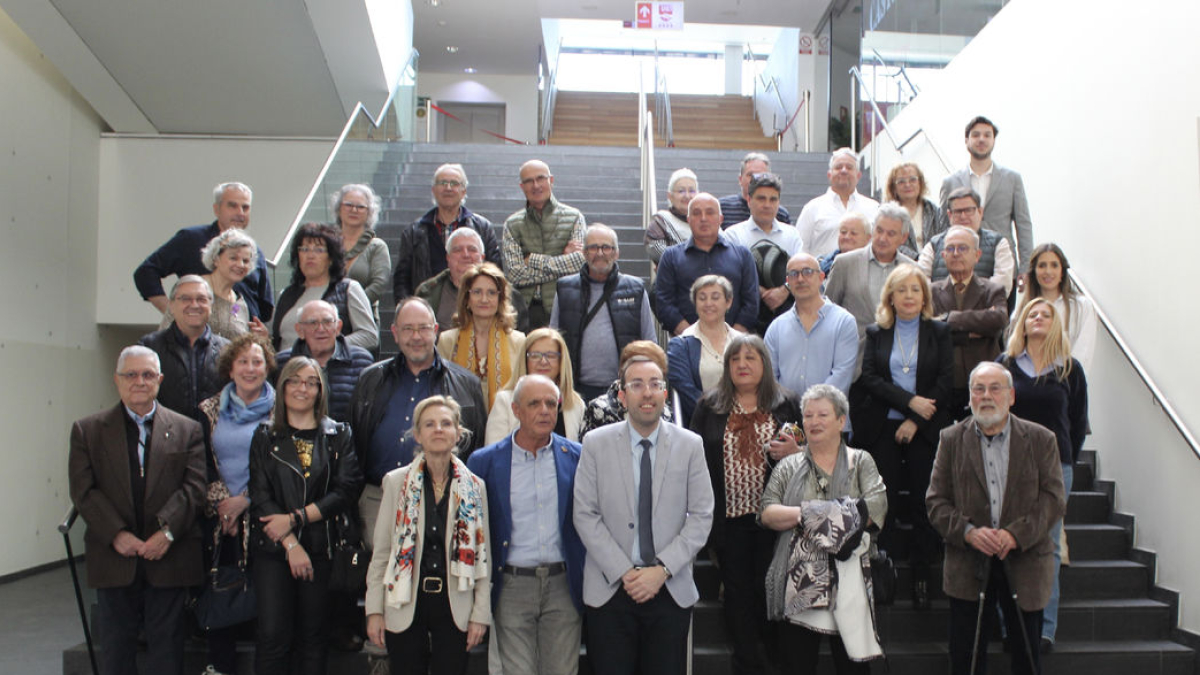 Palau , con dirigentes de asociaciones de vecinos de Lleida. - PP
