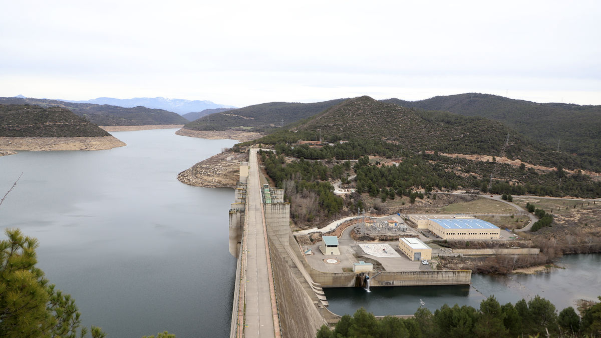 La presa del pantano de Rialb, que en la actualidad almacena 129,27 hectómetros cúbicos, está al 32%. - MAGDALENA ALTISENT