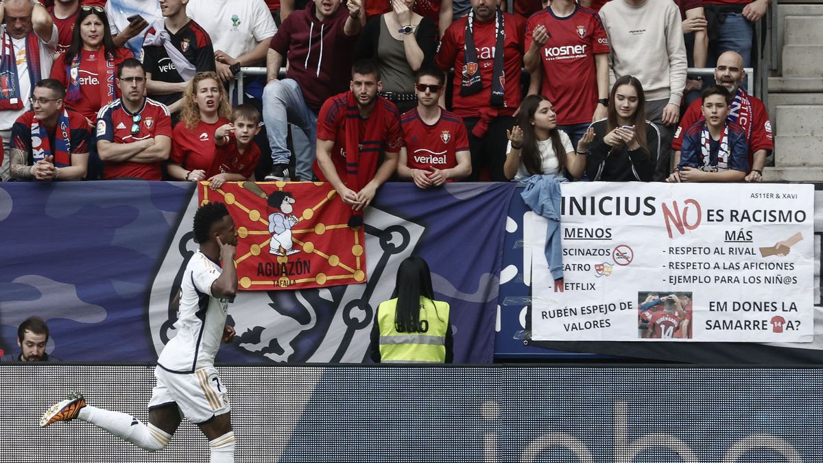 Vinícius va tornar a provocar el públic amb els seus gestos. - EFE