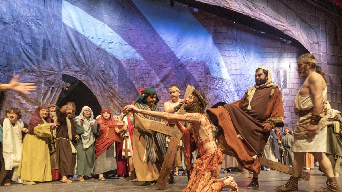 Alguns dels actors amb més pes en la representació, com el mateix Jesús, s’estrenen aquest any. - X. SANTESMASSES