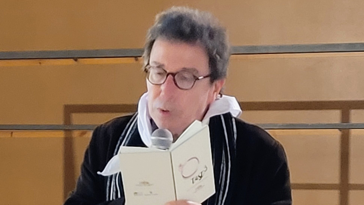 Àlex Susanna publica un dietari en què només trobem les dates del primer i el darrer dia, una agenda trufada de reflexions i notes crítiques al marge