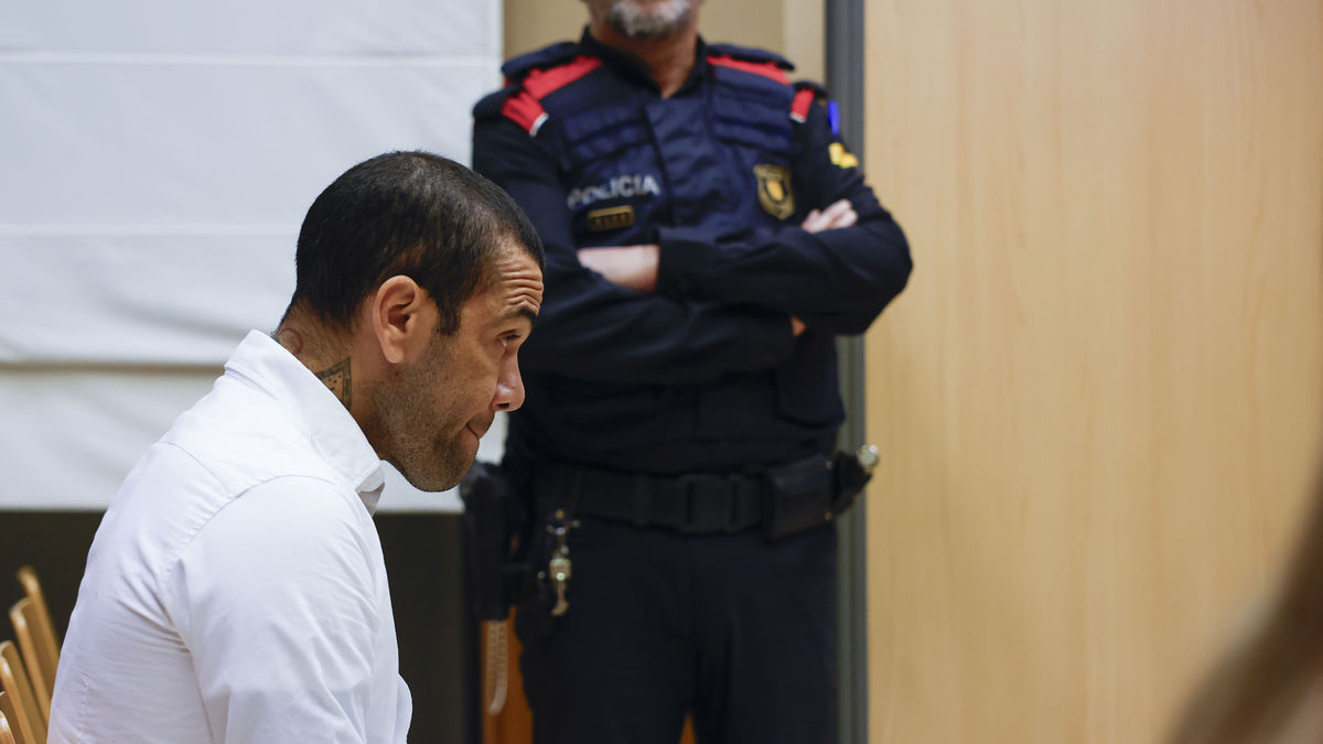 Dani Alves, durant el judici en el qual va ser condemnat per violació. - EFE/ ALBERTO ESTÉVEZ