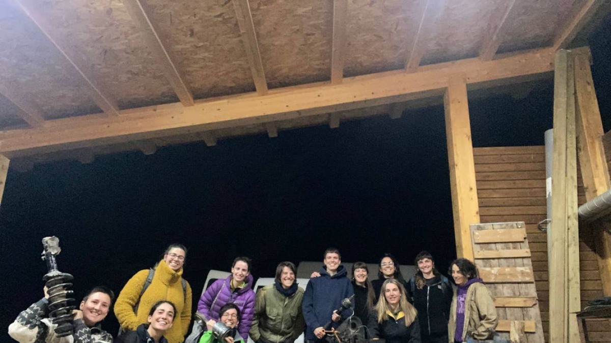 Imagen del grupo de mujeres en los talleres de mecánica del centro. - ESCOLA AGRARIA DEL SOLSONÈS
