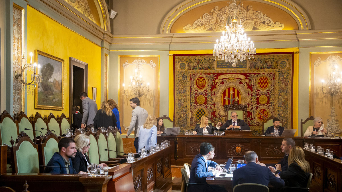 Los concejales del PP y Junts abandonan el pleno para no votar el punto sobre Torre Salses. - GERARD HOYAS