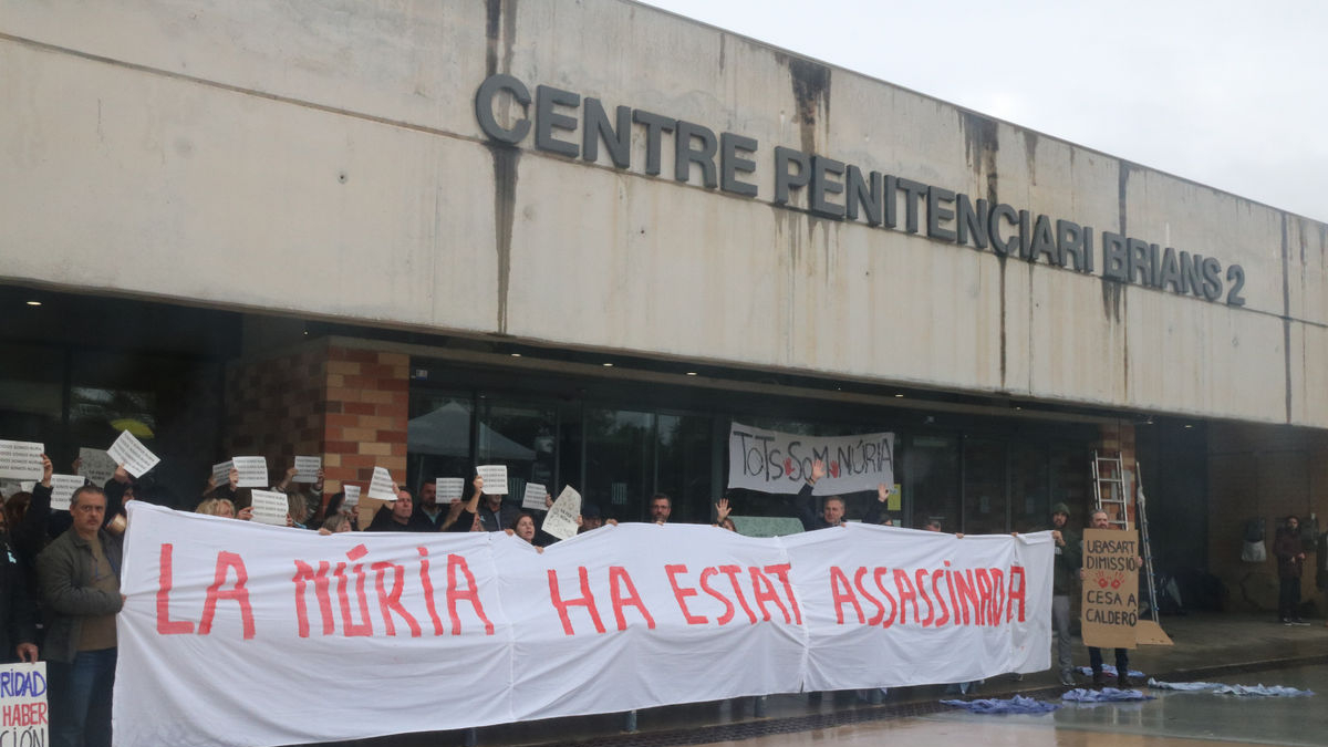 Protesta ahir a les portes de la presó de Brians 2. - GEMMA SÁNCHEZ/ACN