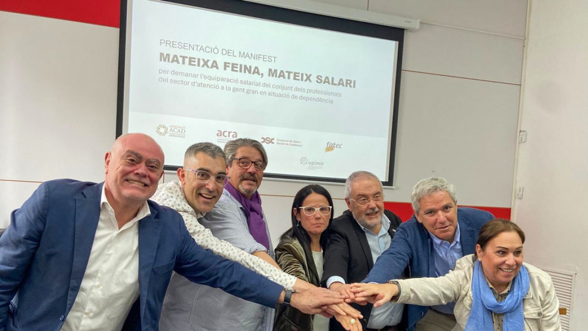 Los representantes del sector en la presentación del manifesto. - ACRA