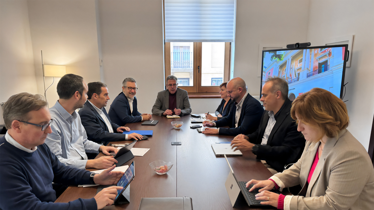 El president del Port de Tarragona, Saül Garreta, i el president de la Diputació de Lleida, Joan Talarn, durant la reunió.
