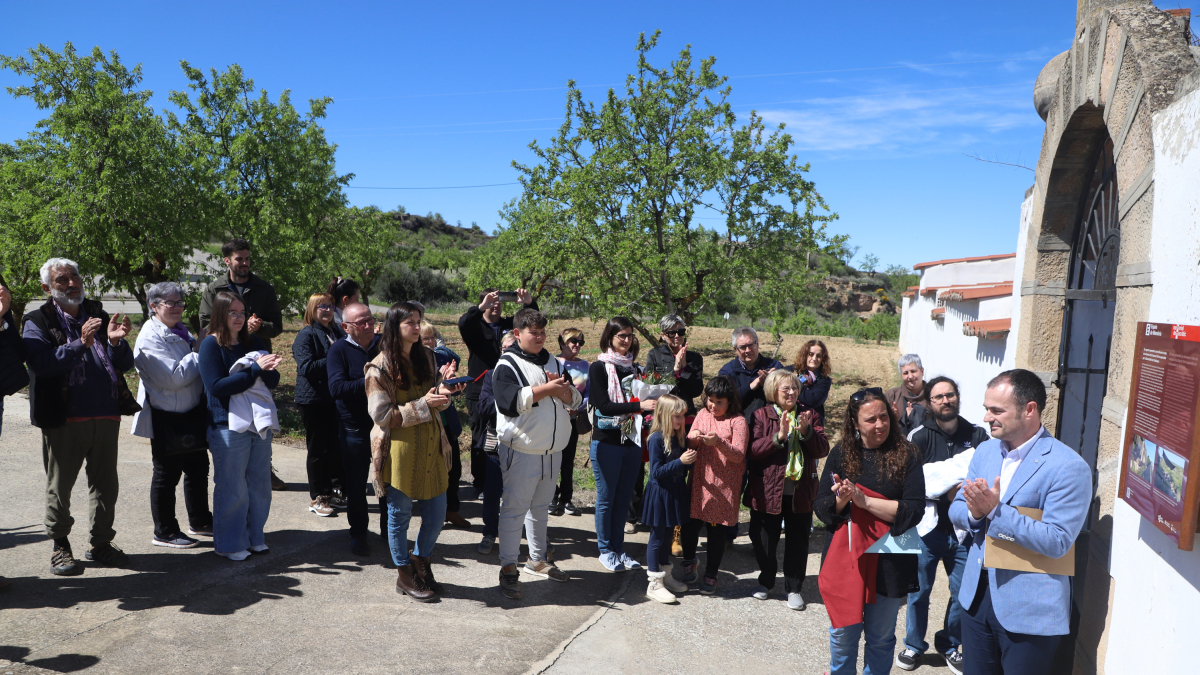 Inauguració aquest dijous del plafó de memòria històrica a l’entrada del cementiri del Cogul.