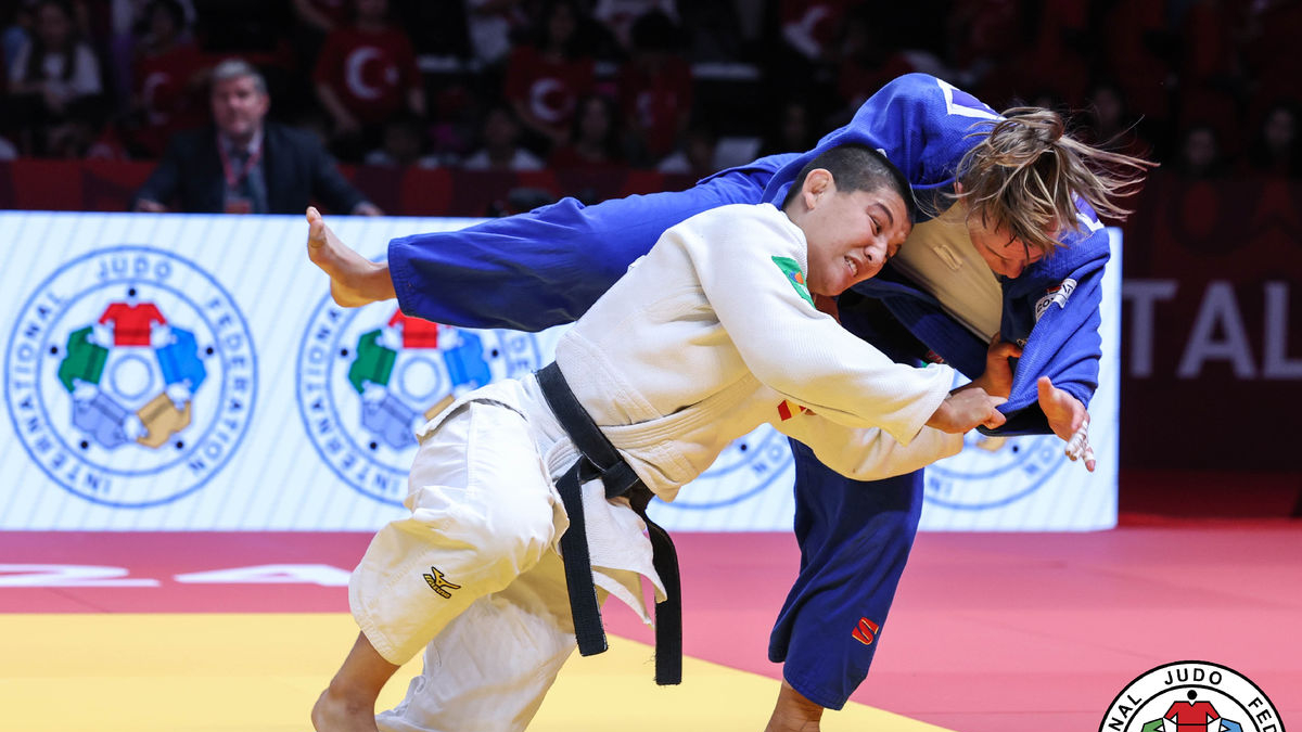 Ai Tsunoda, durant el combat pel bronze amb Aoife Coughlan. - IJF