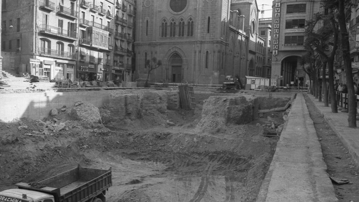 Les obres de l’aparcament van començar a finals del 1974. - FONS GÓMEZ VIDAL. ARXIU FOTOGRÀFIC DE L’INSTITUT D’ESTUDIS ILERDENCS