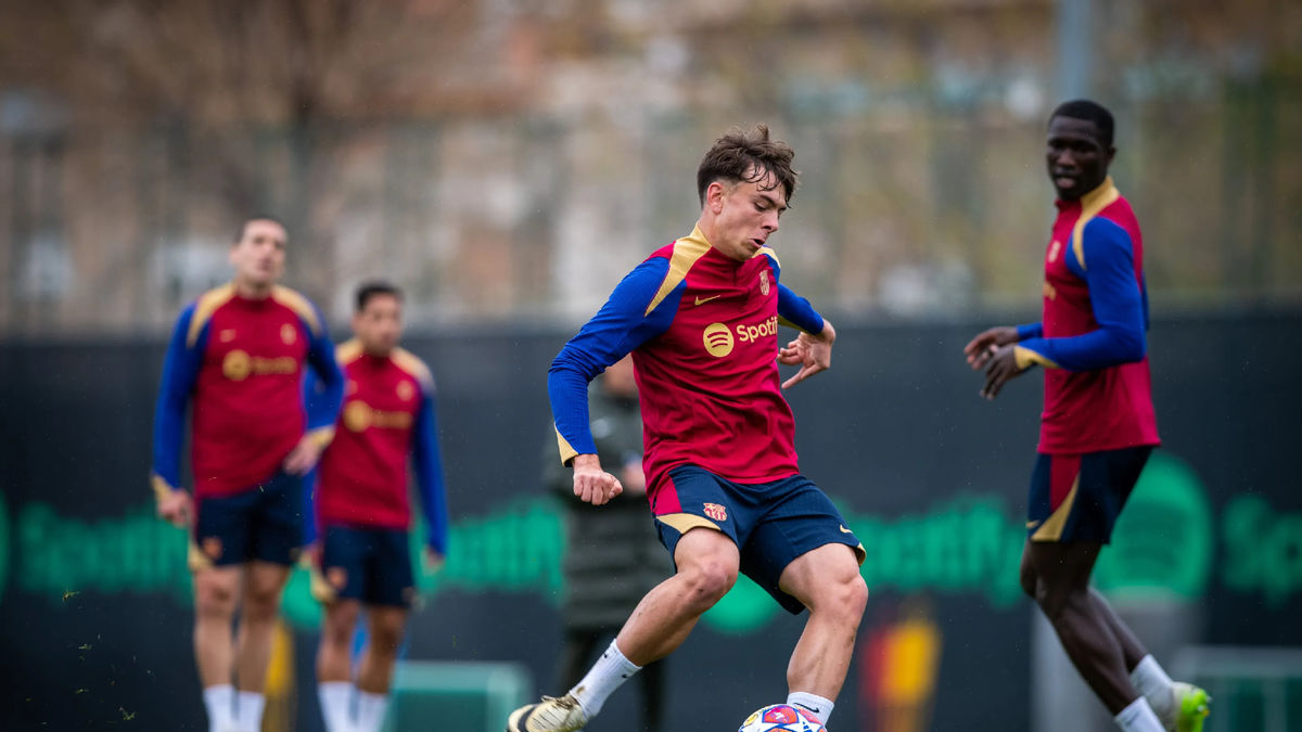 Calderó, en una acción del entrenamiento del domingo con el primer equipo azulgrana.