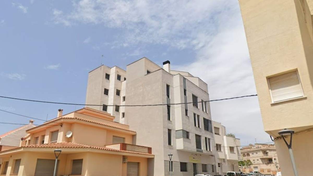 Imagen de la calle de Amposta donde fue detenido el presunto asesino. - GOOGLEMAPS