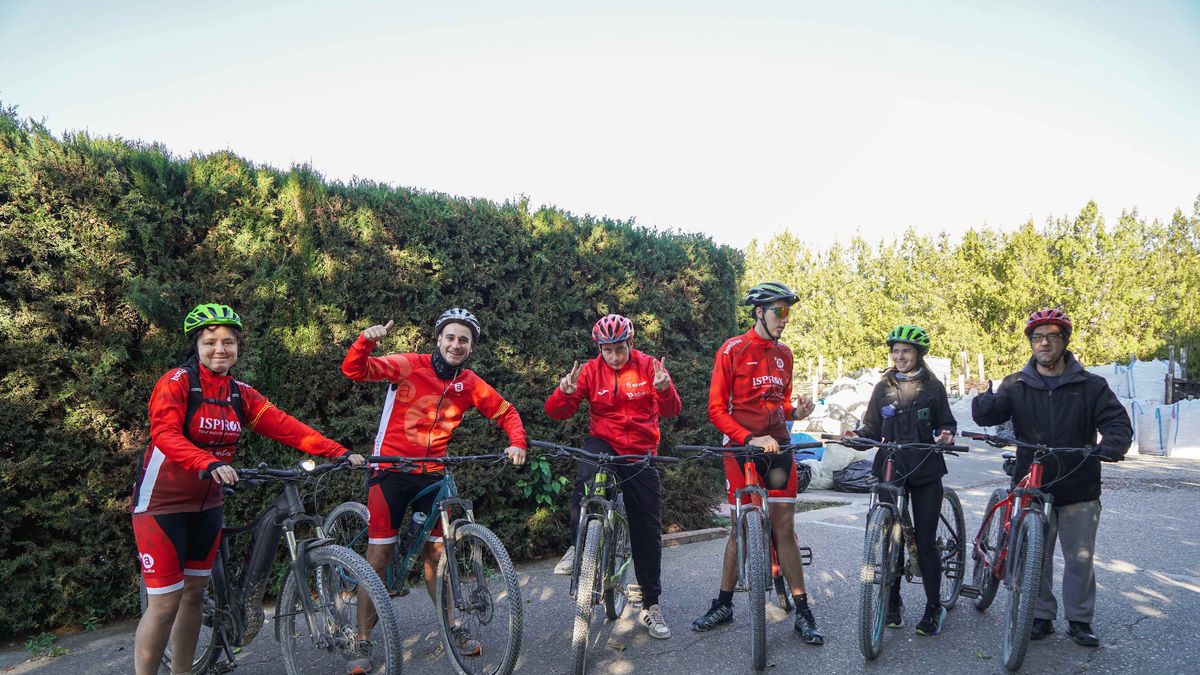 Alguns dels ciclistes del Club Esportiu Alba, de Tàrrega. - L.P.