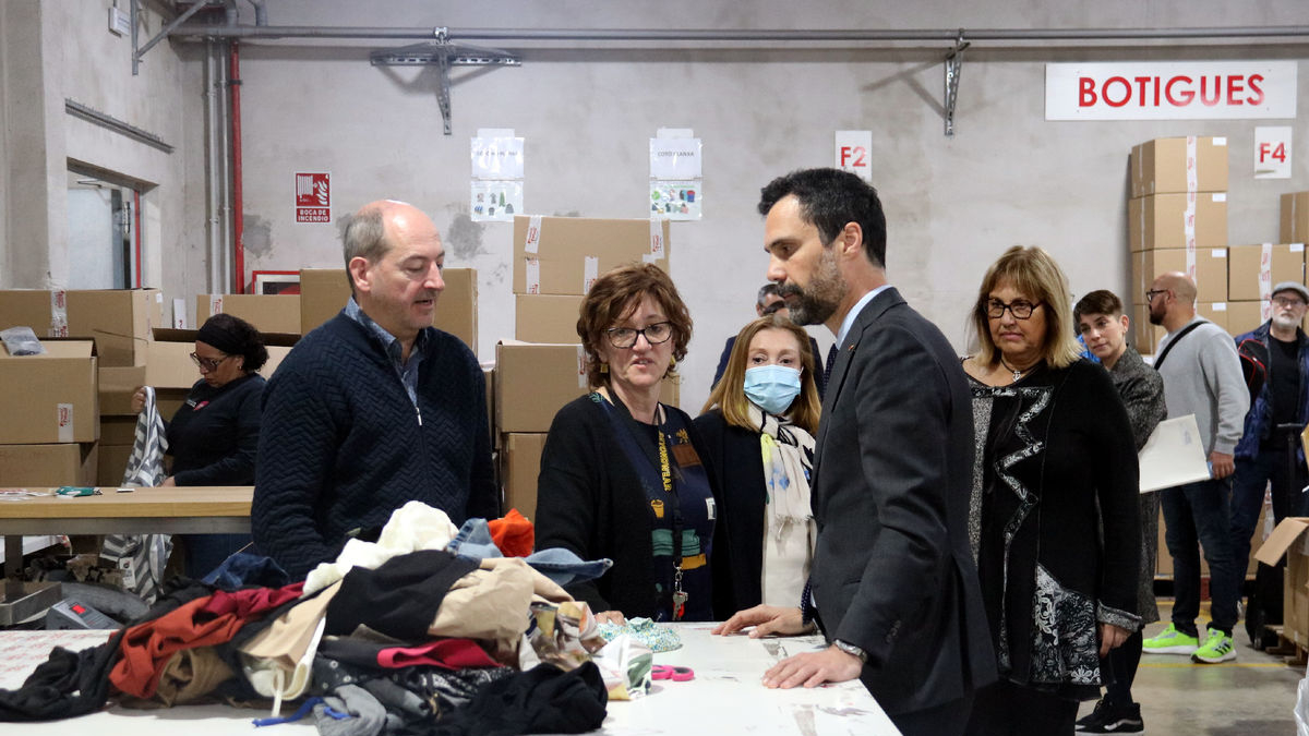 Roger Torrent visitó ayer una fundación en Sant Adrià de Besòs. - ACN