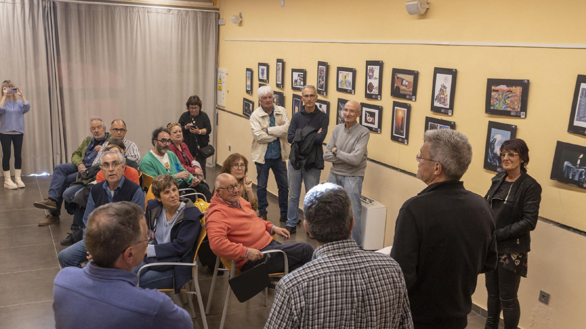 La biblioteca va inaugurar dimecres l’exposició ‘Sos Clima’. - X.S.