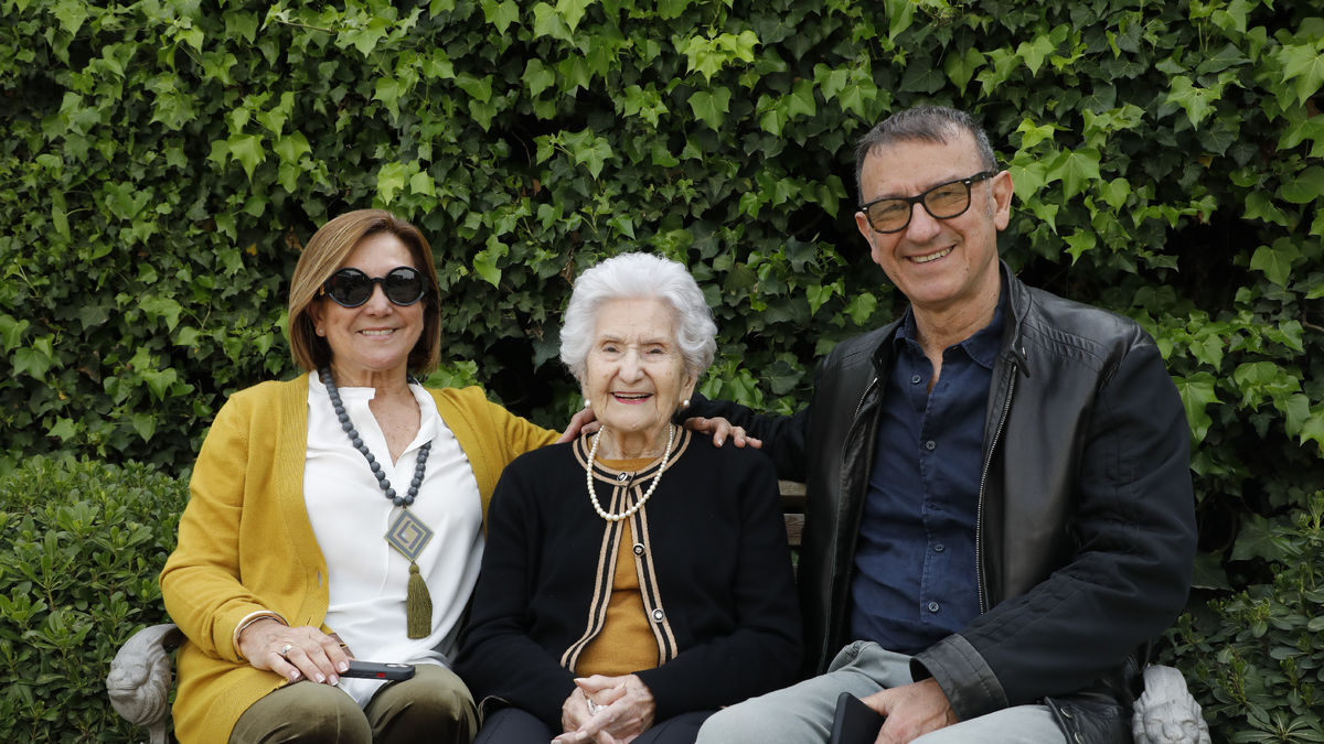 Medalla centenaria para Josefa Macià - AMADO FORROLLA